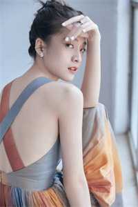 精品推介炮灰女配干翻剧本搞事业